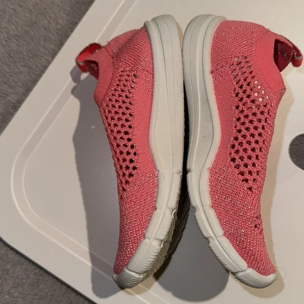 Oshkosh Bjosh Pink Slip-Ons toddler size 8M‎